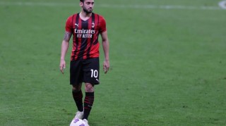  曼彻斯特双雄同日告捷延续争冠悬念