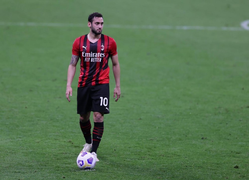  曼彻斯特双雄同日告捷延续争冠悬念