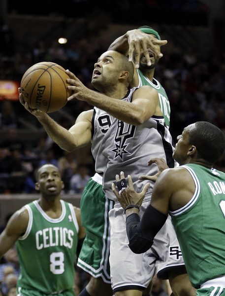  杰伦约翰逊崛起老鹰战胜凯尔特人终结其连胜